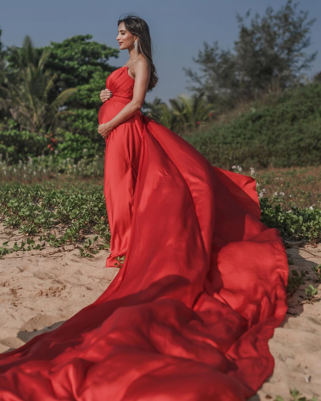 Affordable Gowns on Rent Under ₹1000 by RentalDresses and Studio in lucknow gomti nagar